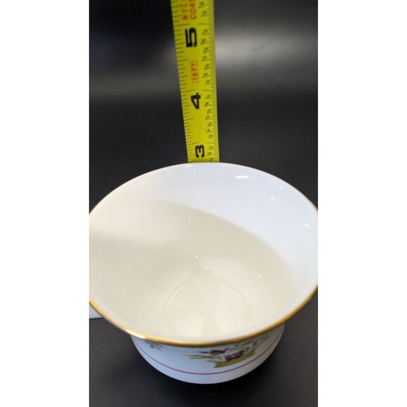 Wedgwood Williamsburg Bianca Bone China Tea Cup R4499 Floral Pattern Gold Trim - Picture 3 of 13